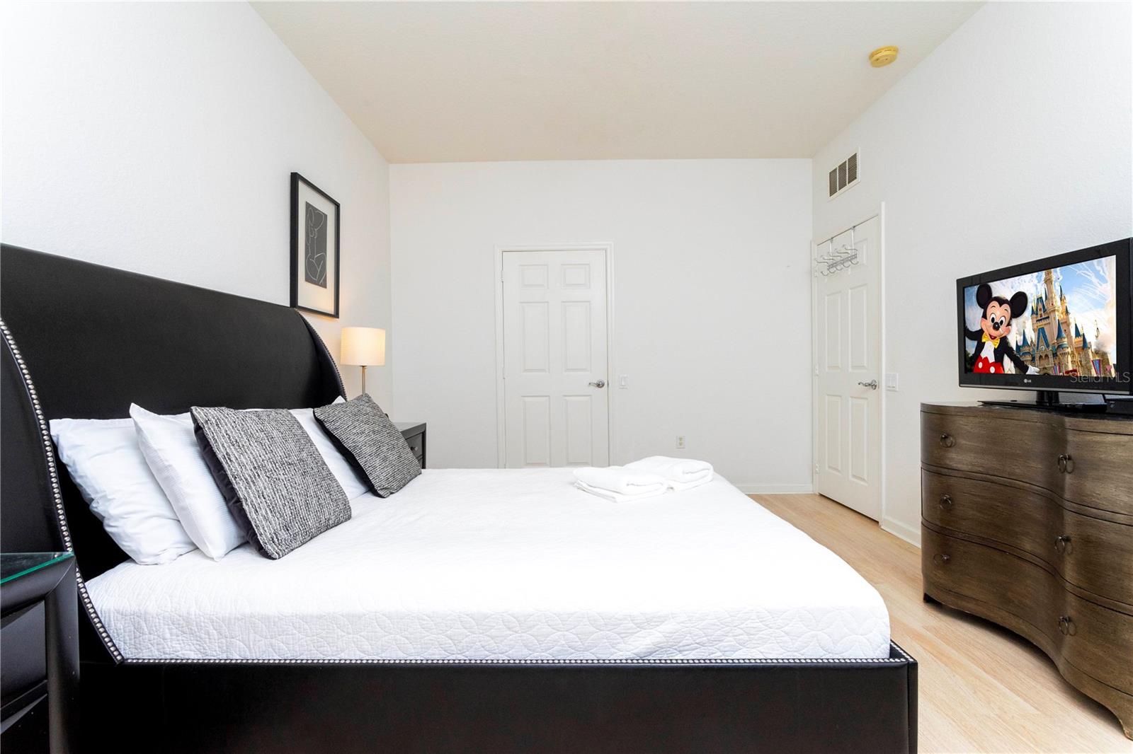 VISTA CAY AT HARBOR SQUARE CONDO PH 8 - Residential