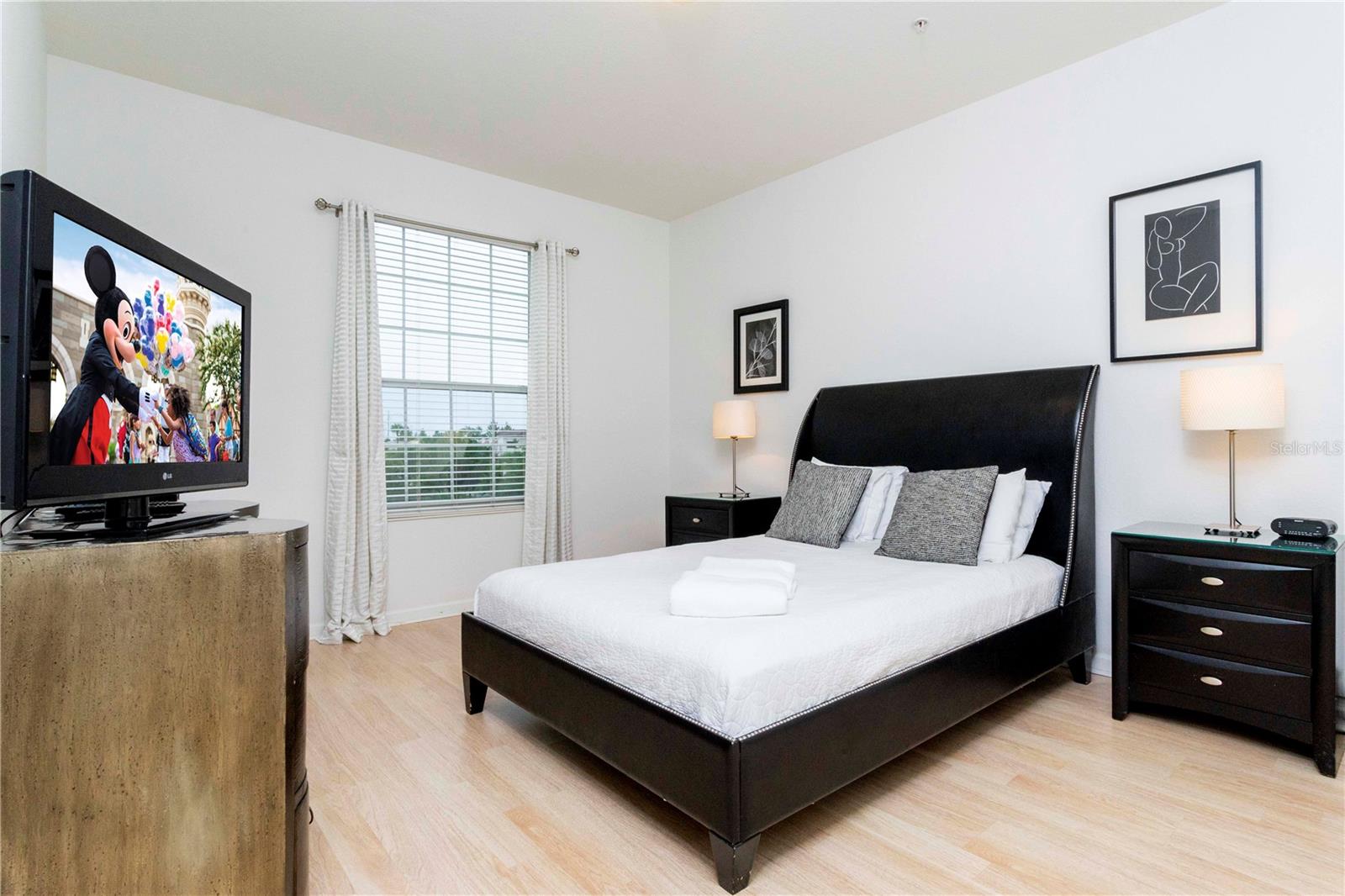 VISTA CAY AT HARBOR SQUARE CONDO PH 8 - Residential