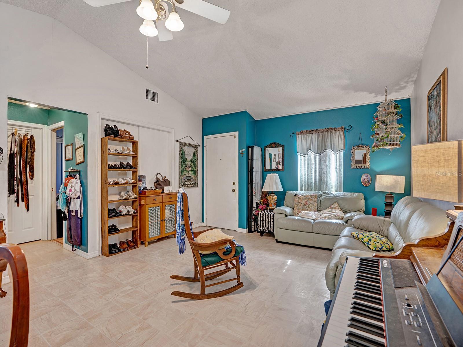 10227 GIFFORD DRIVE