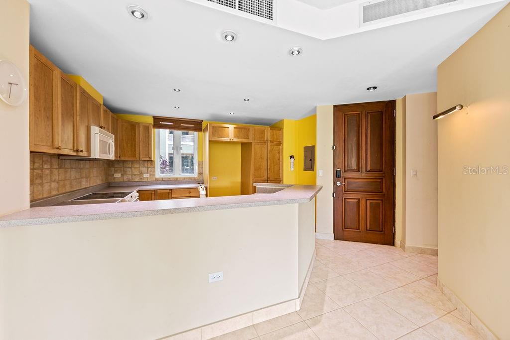 200 OCEAN DRIVE THE MARBELLA CLUB 215