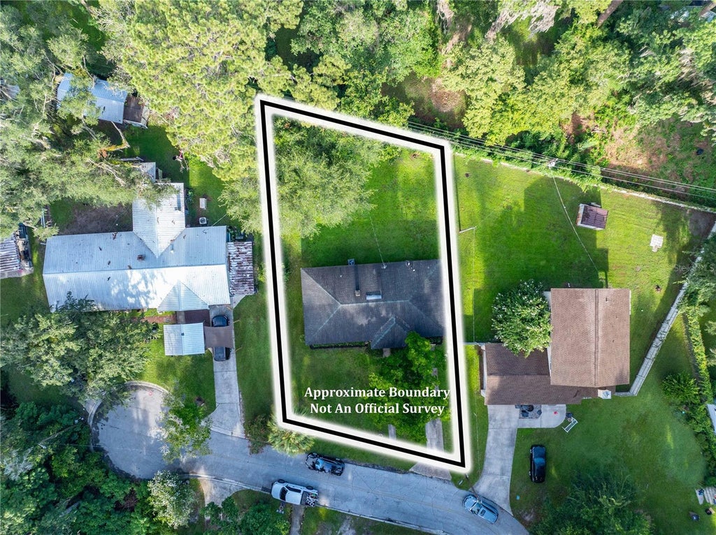 Photo of 1443 SE Vale Court, Lake City, FL 32025 (MLS # GC542074)