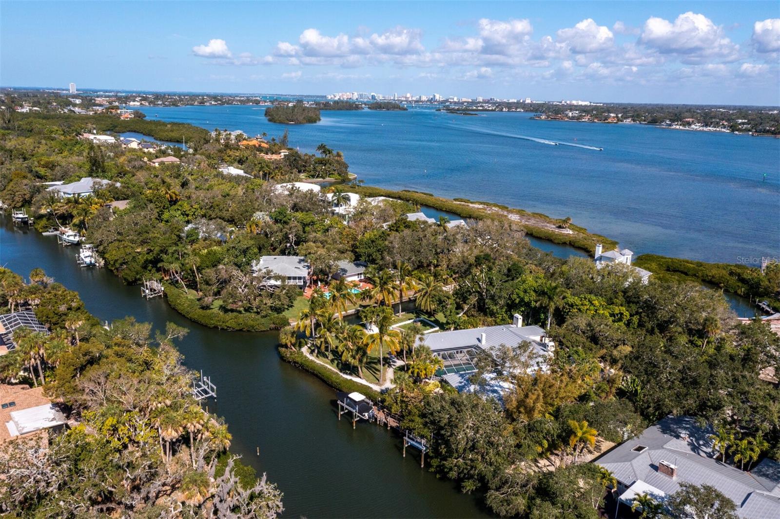 HIDDEN HARBOR - Residential