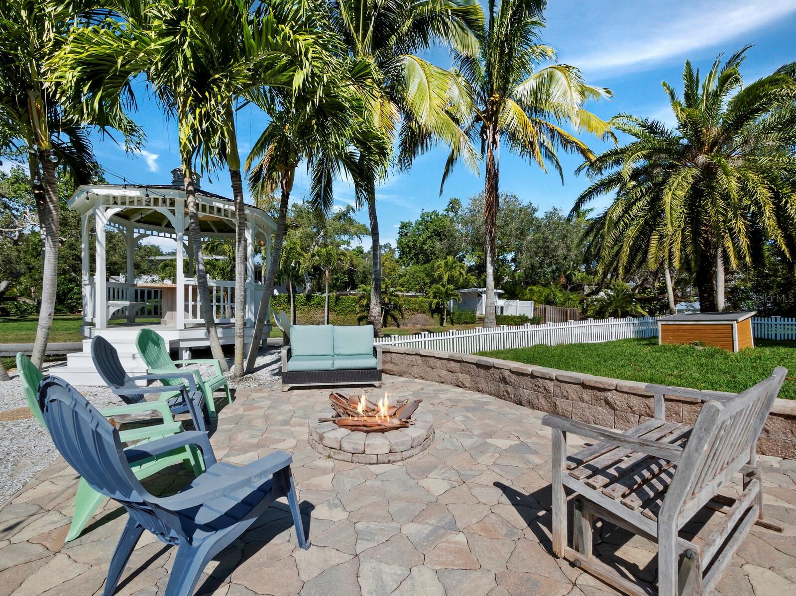 HIDDEN HARBOR - Residential