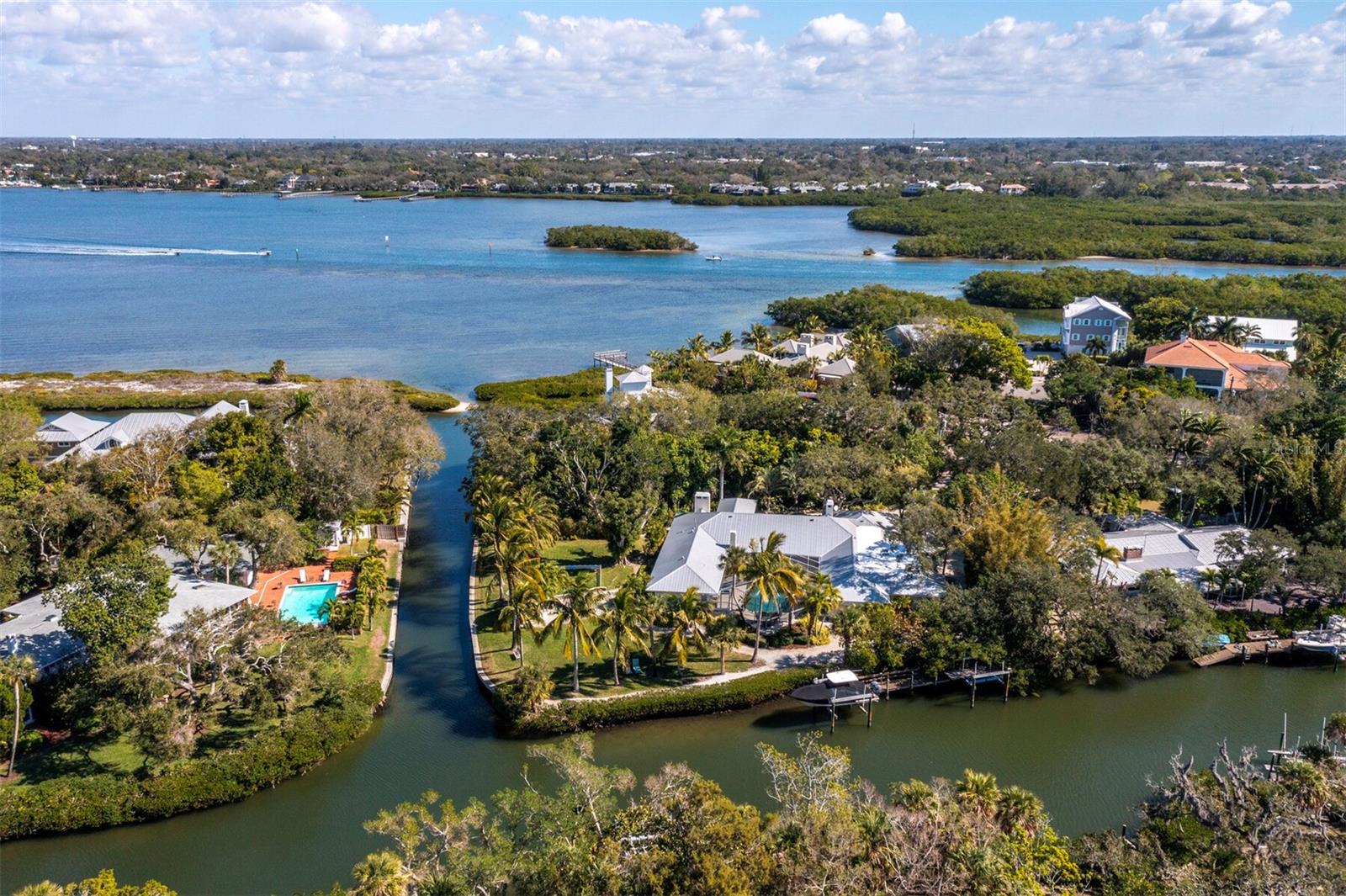 HIDDEN HARBOR - Residential