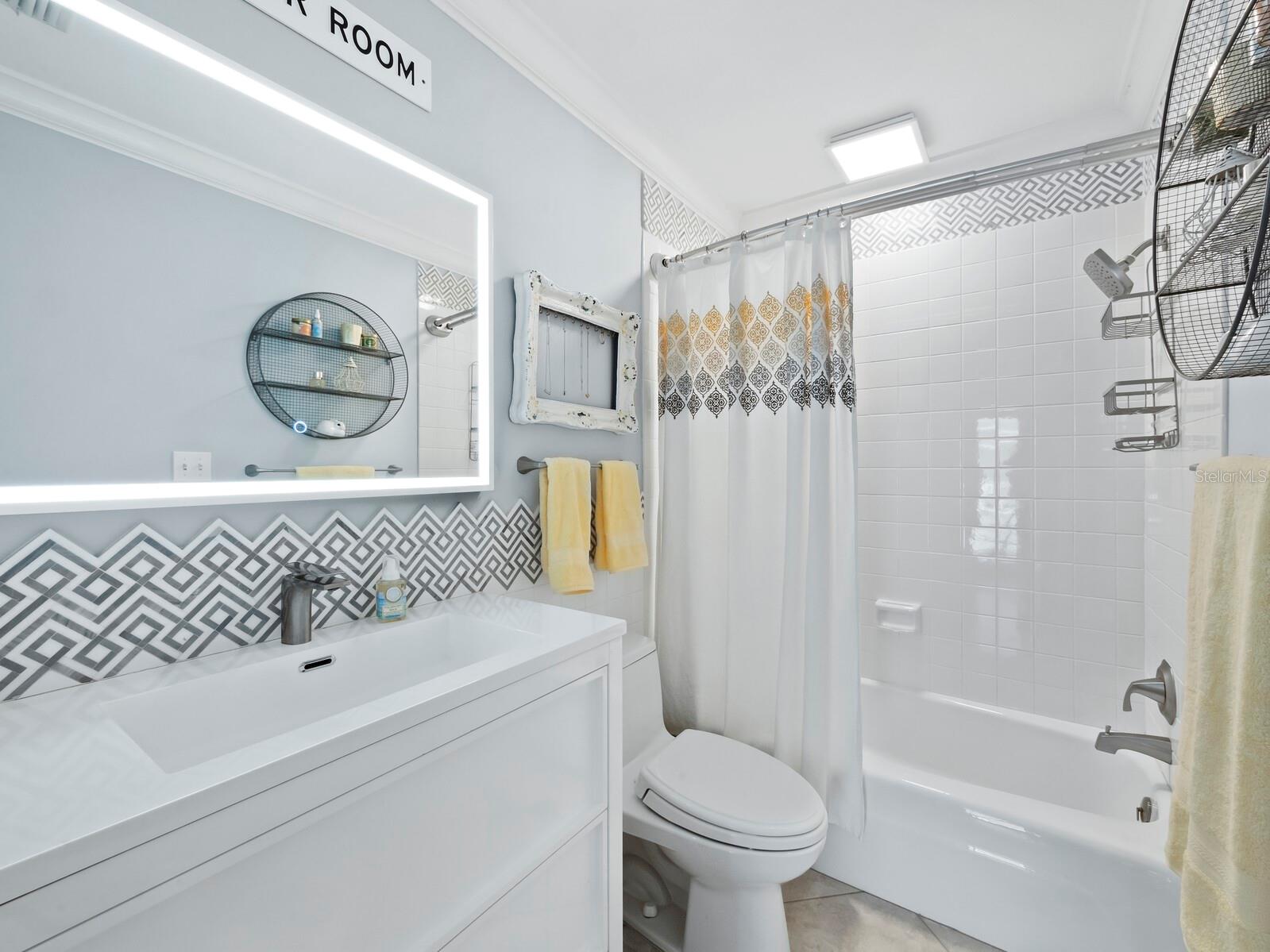 HIDDEN HARBOR - Residential