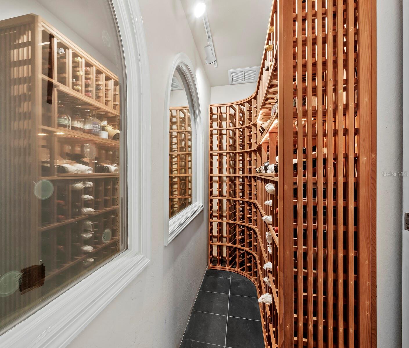 HIDDEN HARBOR - Residential