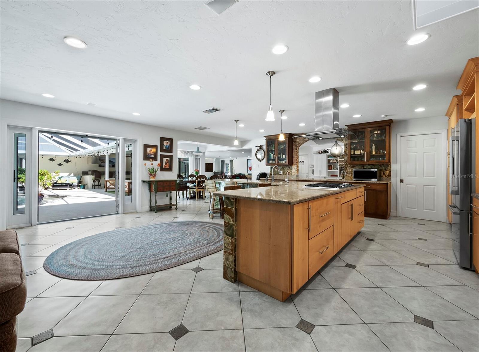 HIDDEN HARBOR - Residential