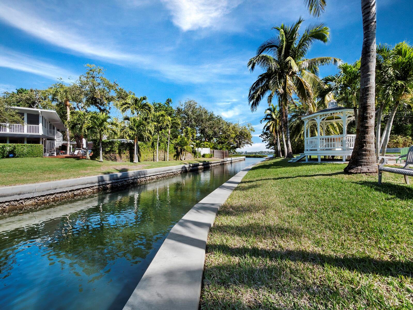 HIDDEN HARBOR - Residential