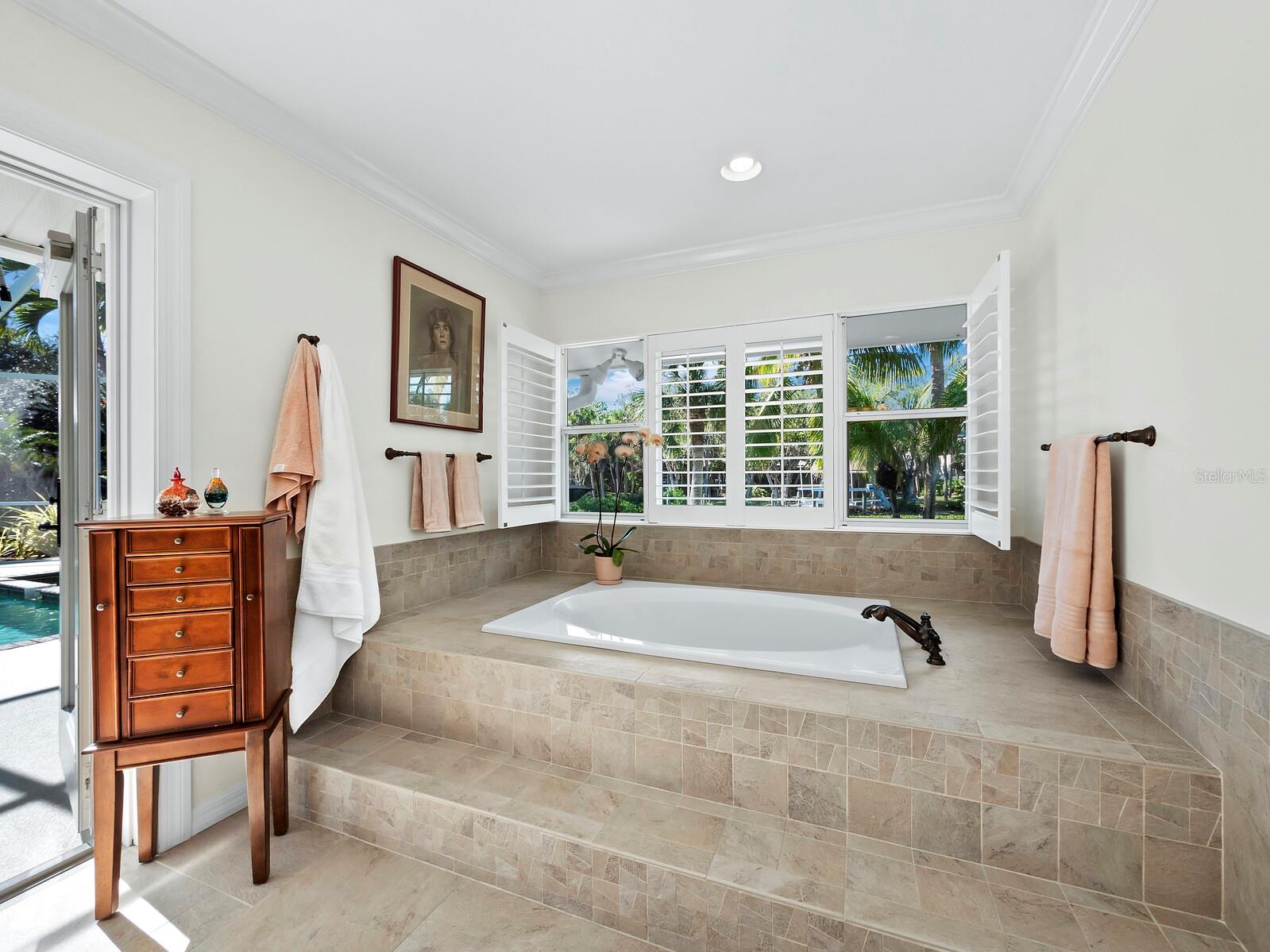 HIDDEN HARBOR - Residential