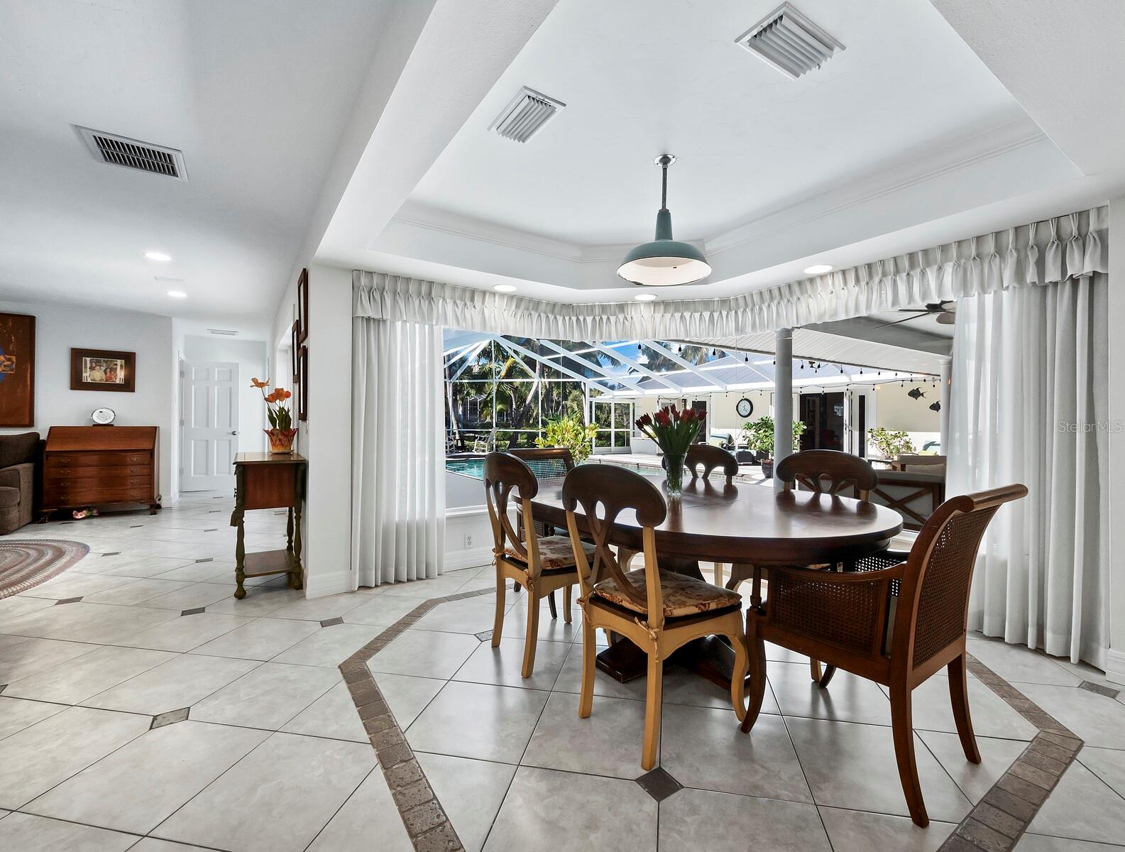 HIDDEN HARBOR - Residential