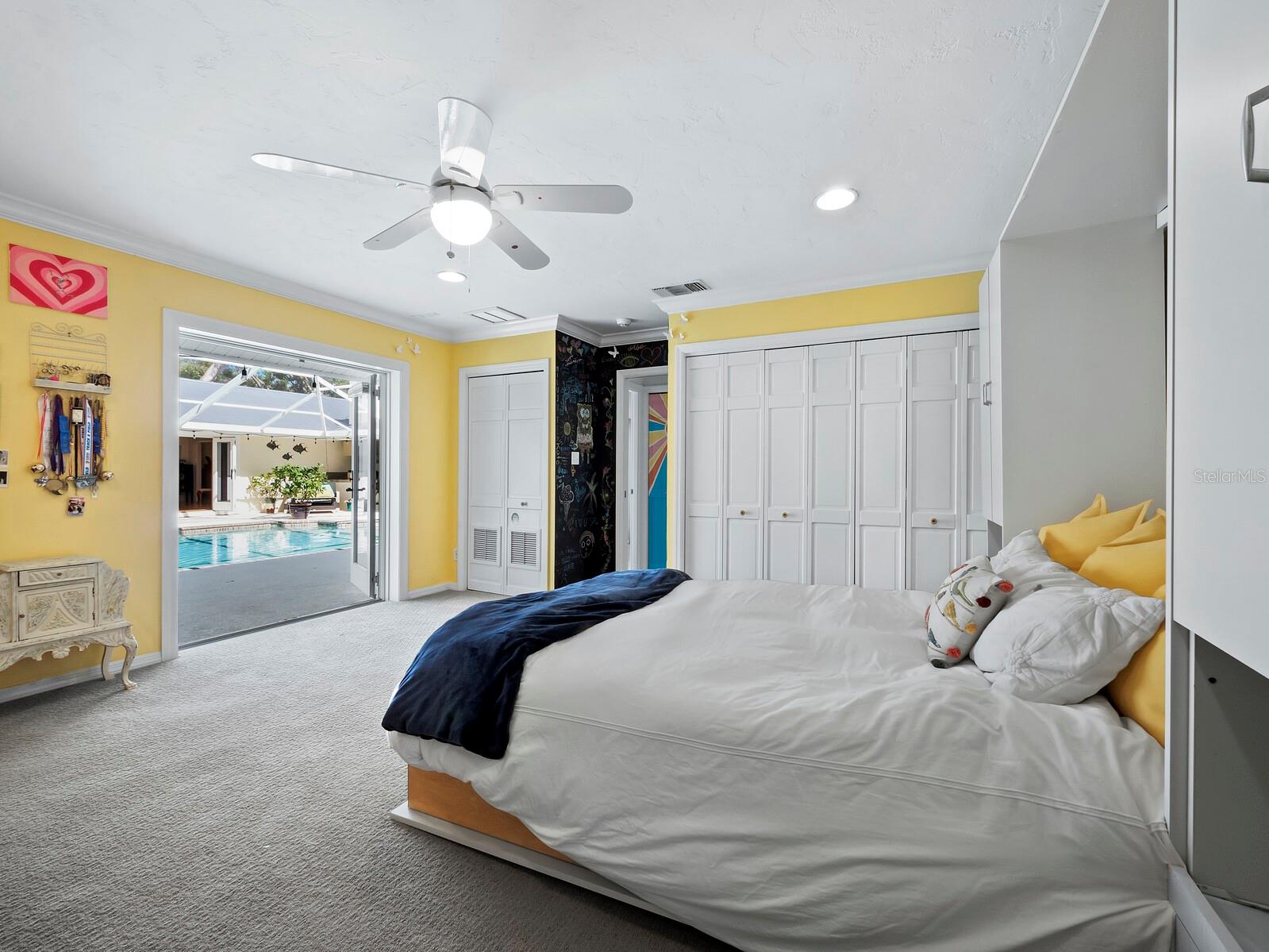 HIDDEN HARBOR - Residential