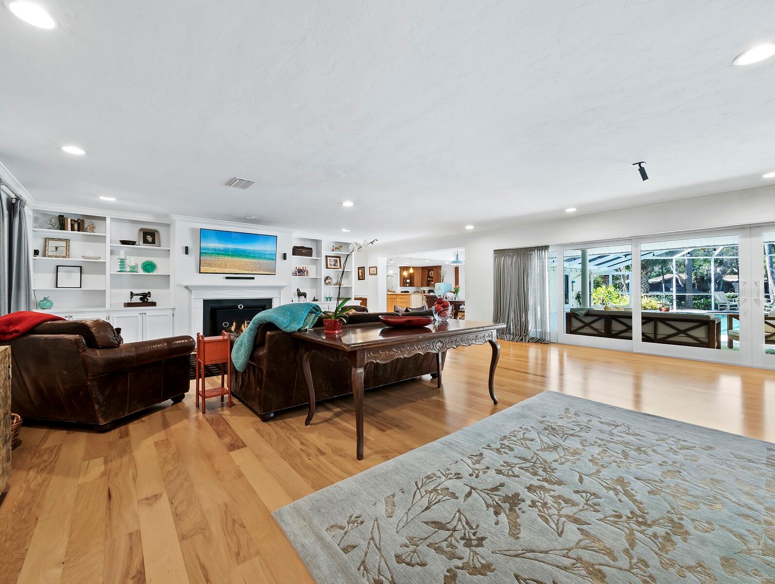 HIDDEN HARBOR - Residential