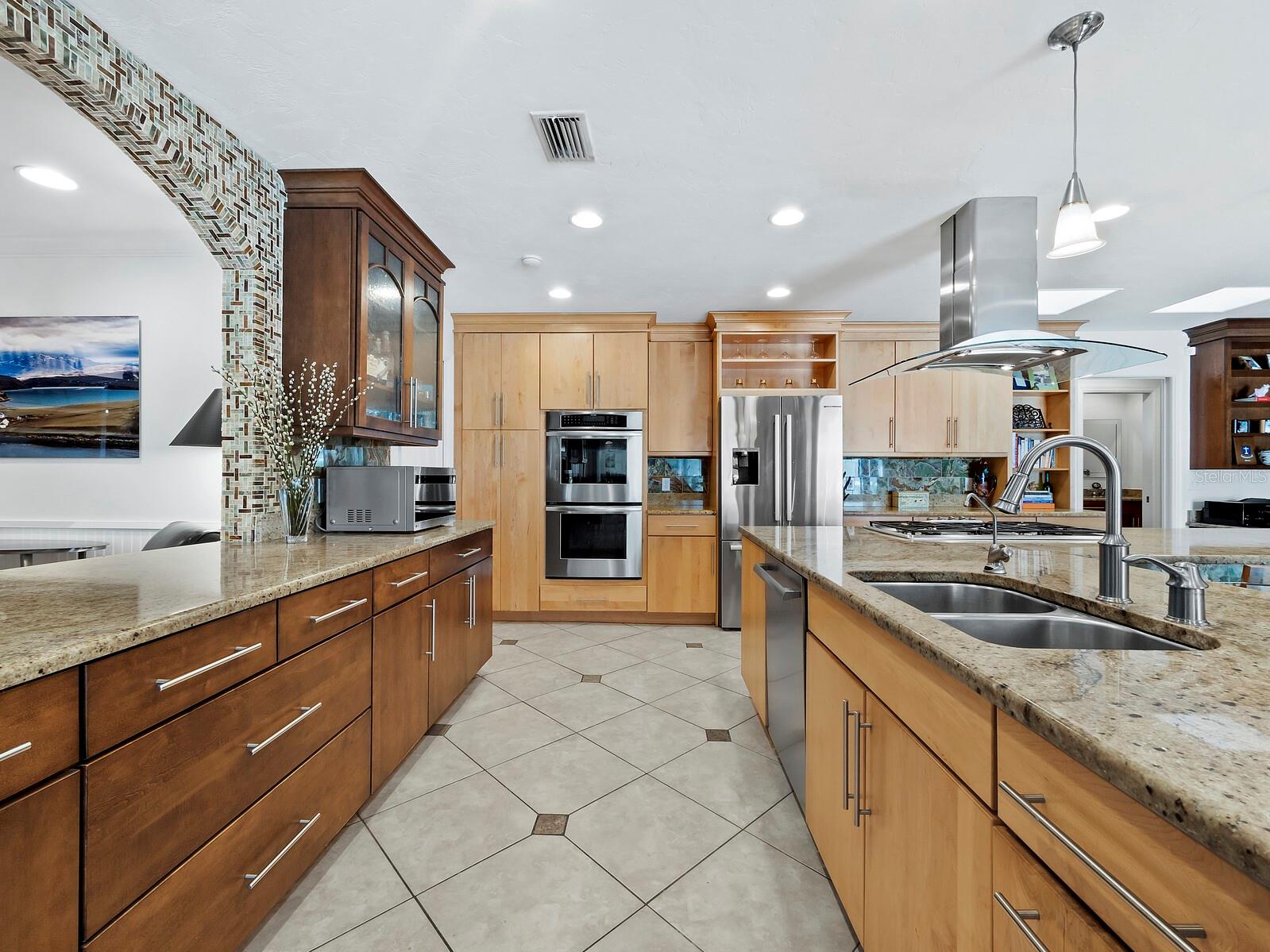 HIDDEN HARBOR - Residential