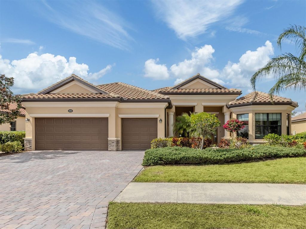 Photo of 20925 Loggia Court, Venice, FL 34293 (MLS # N6143318)