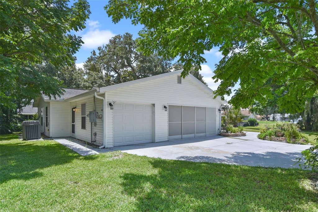 Photo of 10185 SE 175th Lane, Summerfield, FL 34491 (MLS # O6325610)