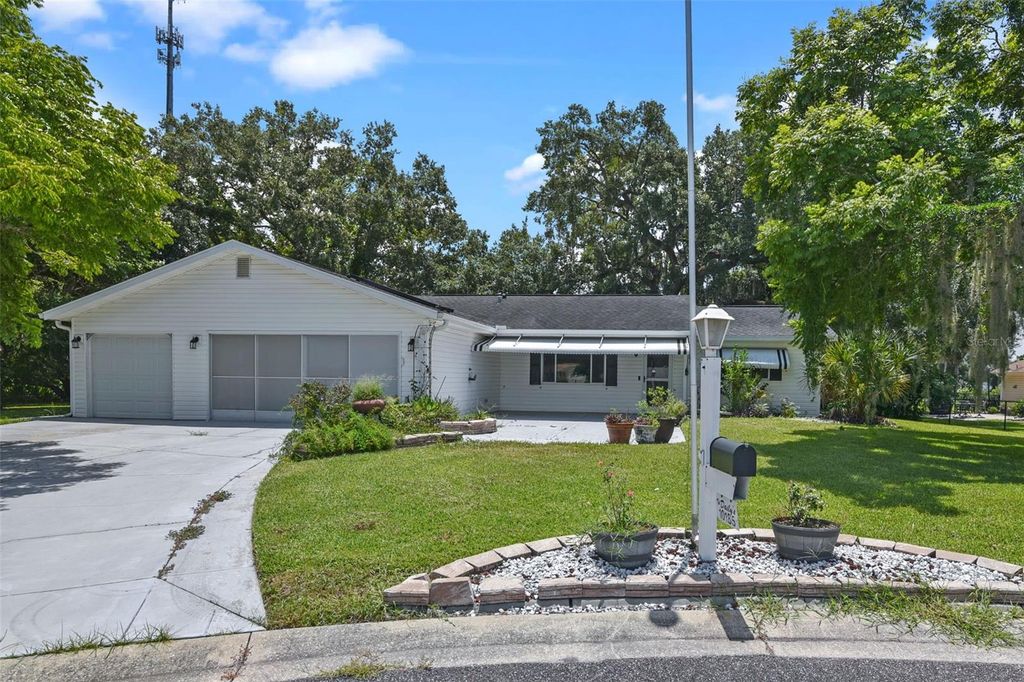 Photo of 10185 SE 175th Lane, Summerfield, FL 34491 (MLS # O6325610)