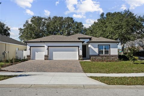 Photo of 1211 Stratton Avenue, Groveland, FL 34736 (MLS # G5107337)