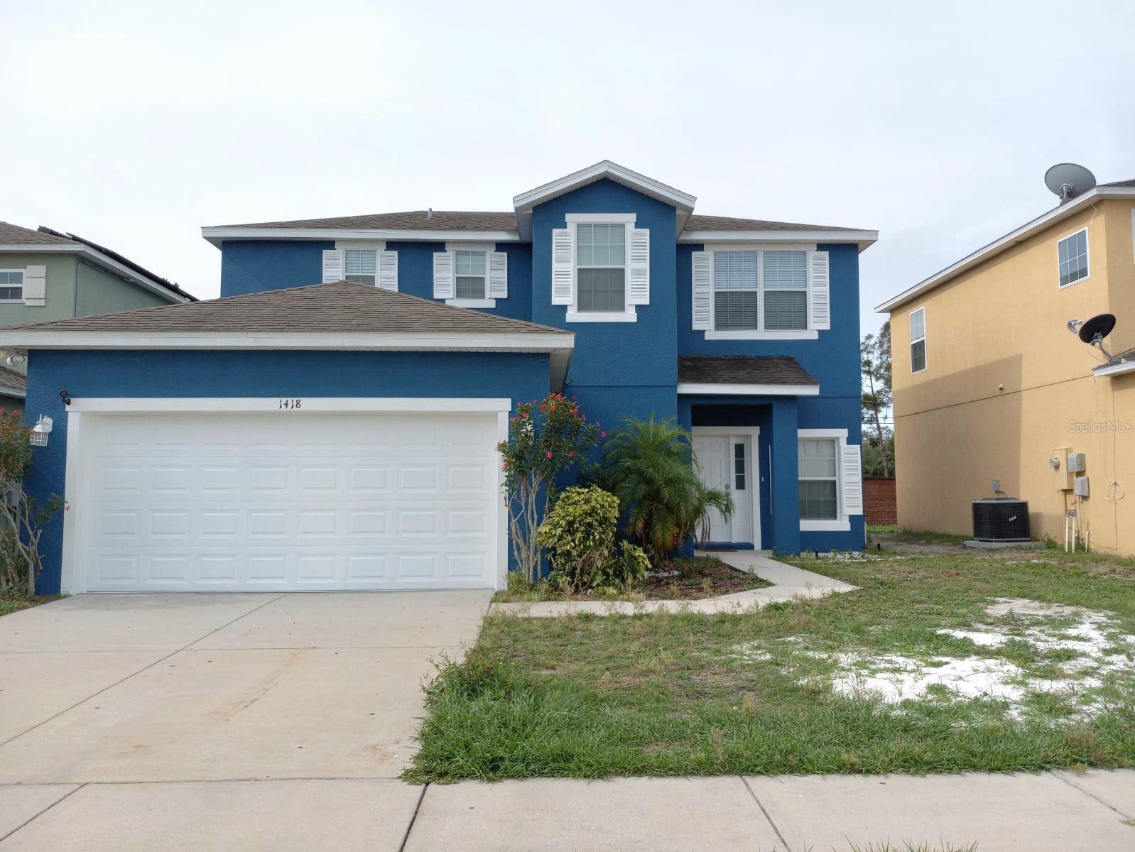 DUNDEE STATION - Residential Lease