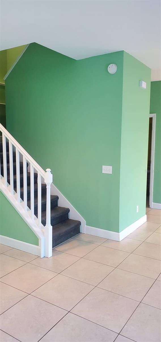 DUNDEE STATION - Residential Lease