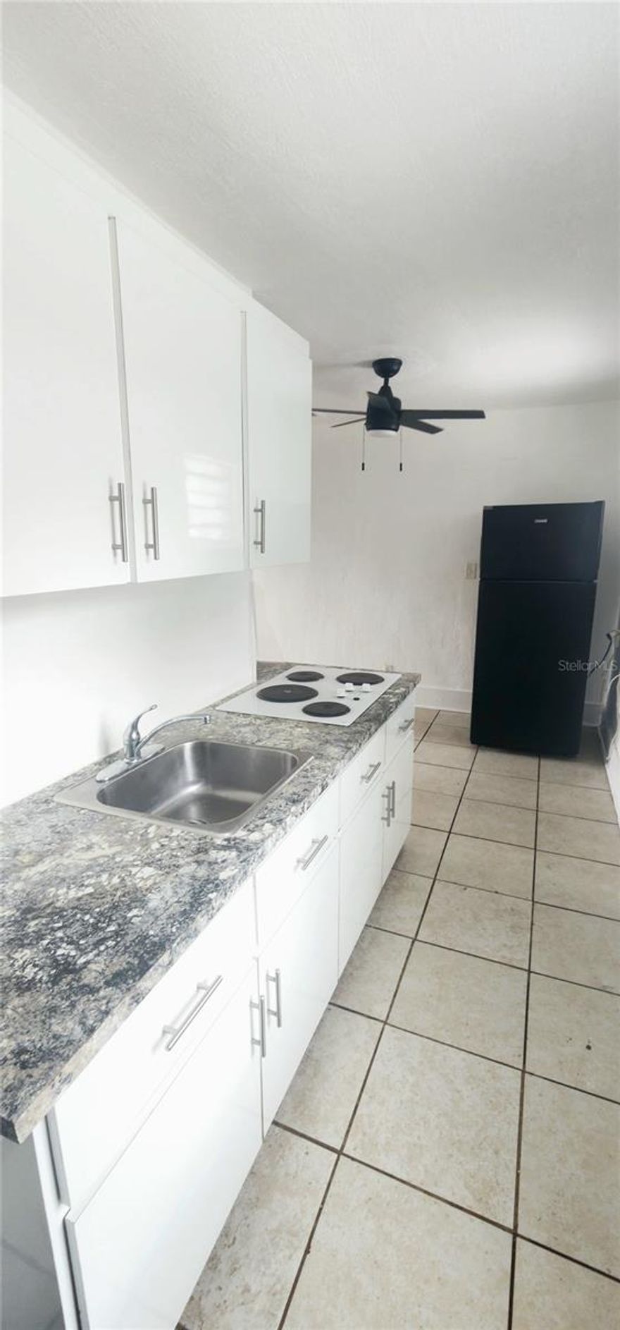 Cozy 1-bedroom, 1-bathroom unit in Winter Haven, just 10 minutes from Legoland! This inviting home is part of a quiet quadruplex and offers a comfortable layout, perfect for singles or couples. Lease terms are 12 months. Qualification requirements include a minimum credit score of 600, clean background, and first and last month’s rent at move-in. Breed restrictions apply.