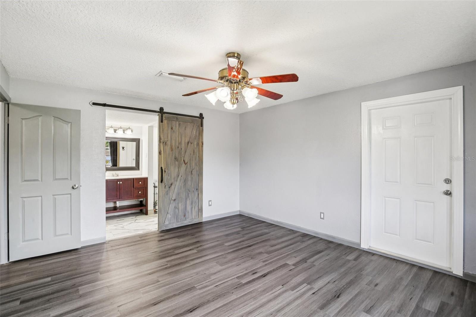 HILLTOP GROVES ESTATES - Residential