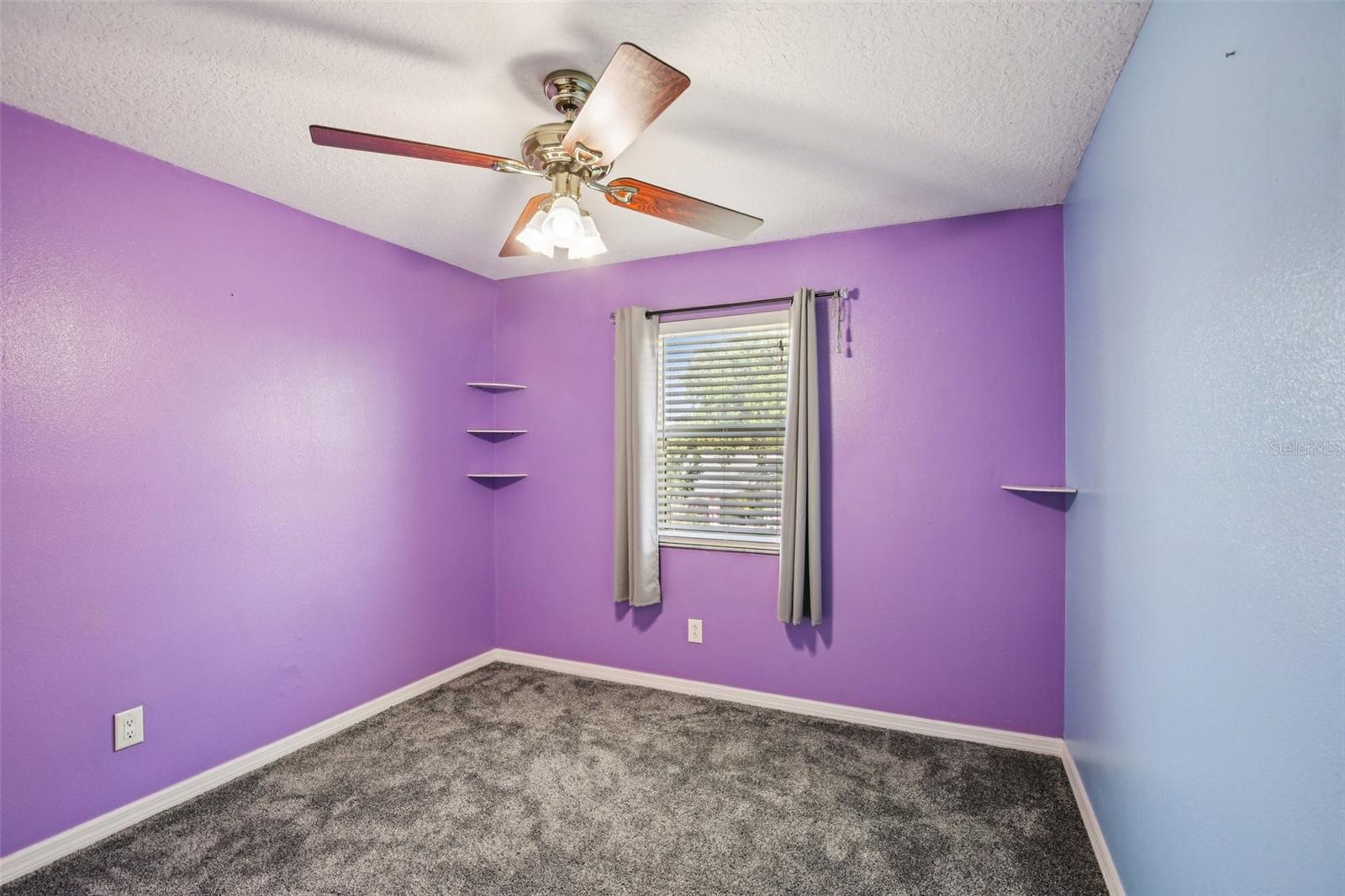 HILLTOP GROVES ESTATES - Residential