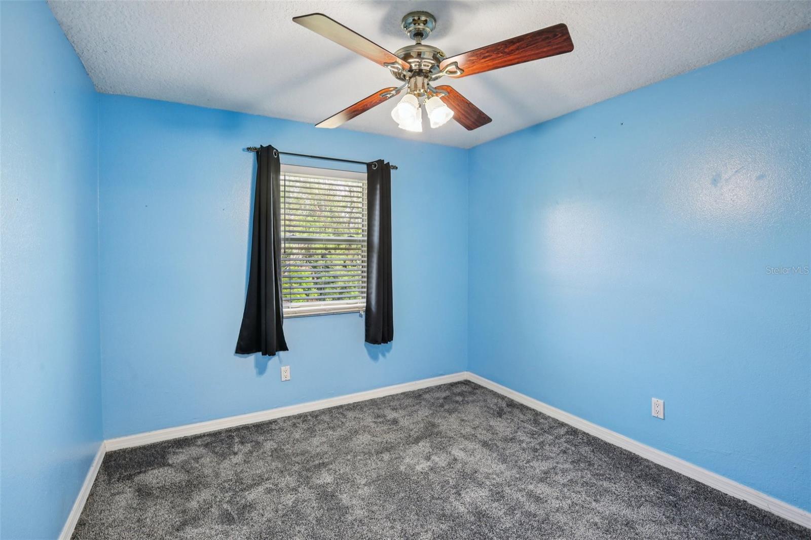 HILLTOP GROVES ESTATES - Residential