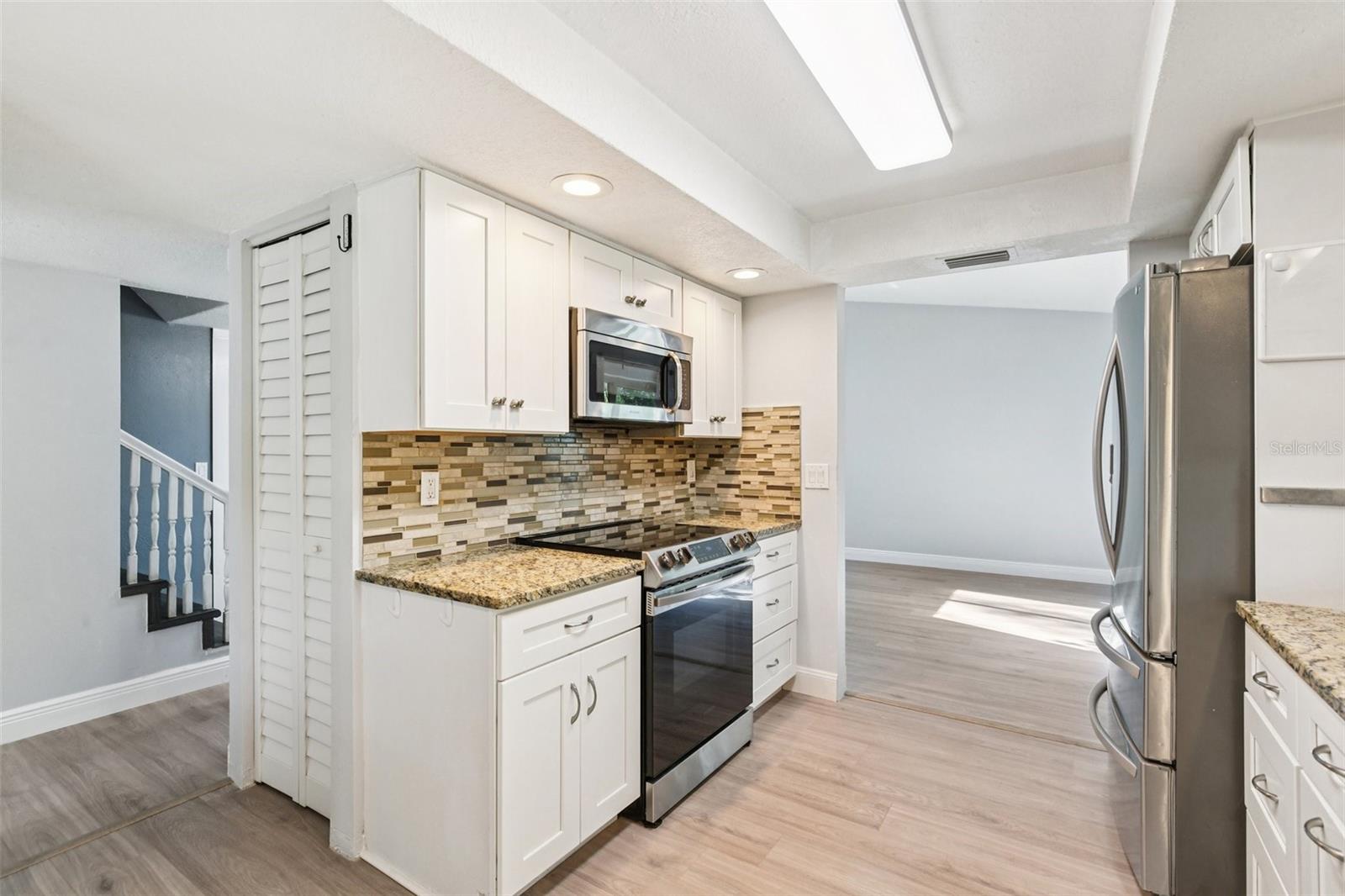 HILLTOP GROVES ESTATES - Residential