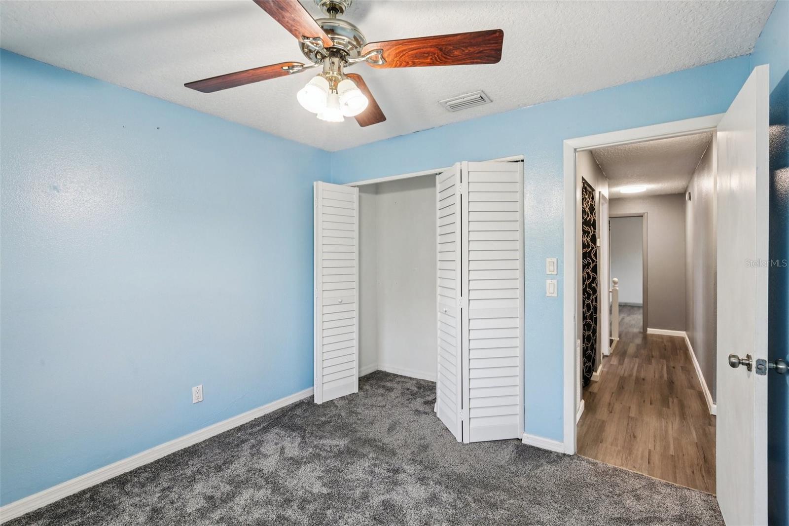 HILLTOP GROVES ESTATES - Residential