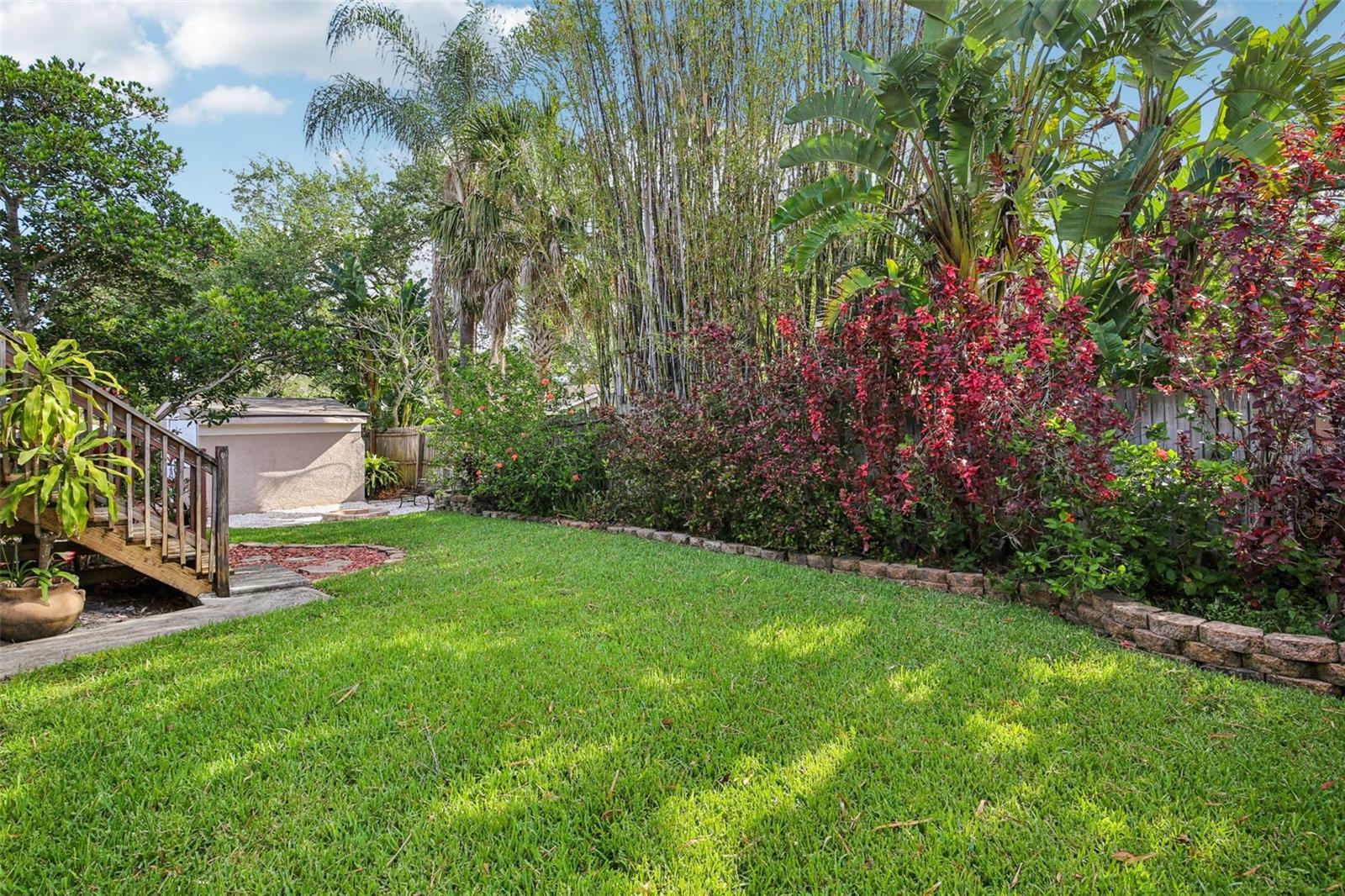 HILLTOP GROVES ESTATES - Residential