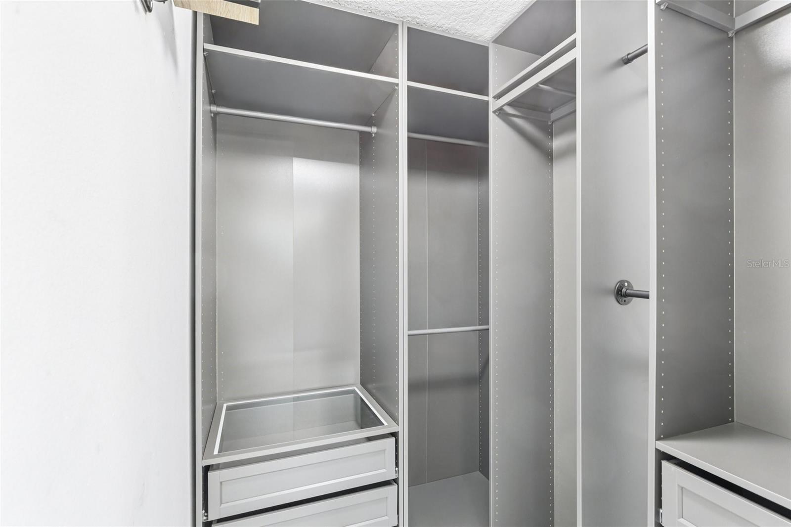 HILLTOP GROVES ESTATES - Residential