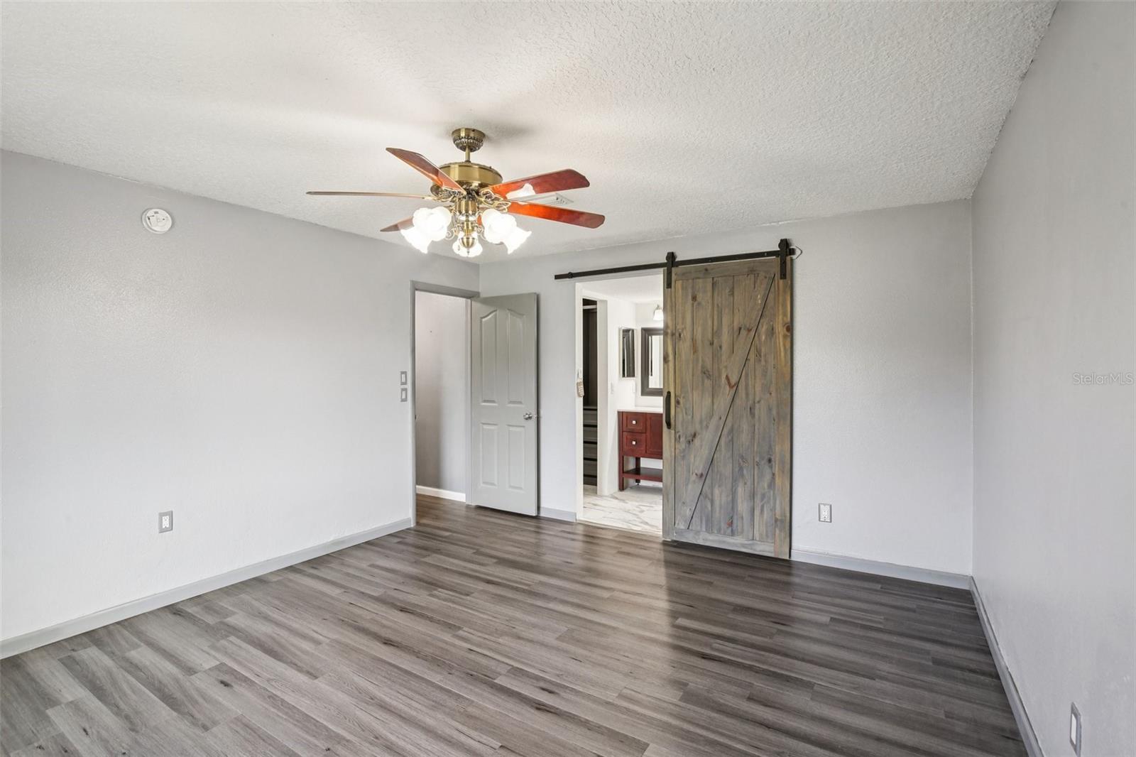 HILLTOP GROVES ESTATES - Residential