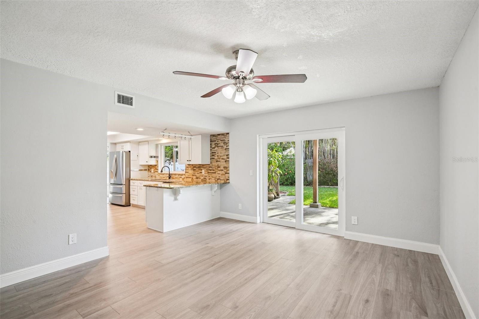 HILLTOP GROVES ESTATES - Residential