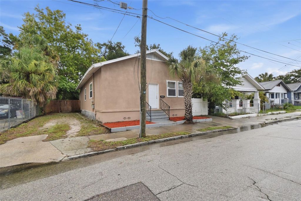 Photo of 3107 N 16th Street, Tampa, FL 33605 (MLS # O6417110)