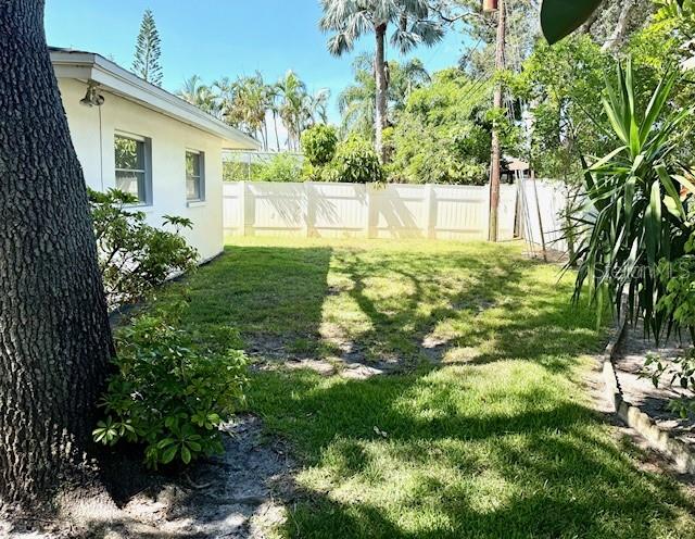 10821 HAMMOCK DRIVE