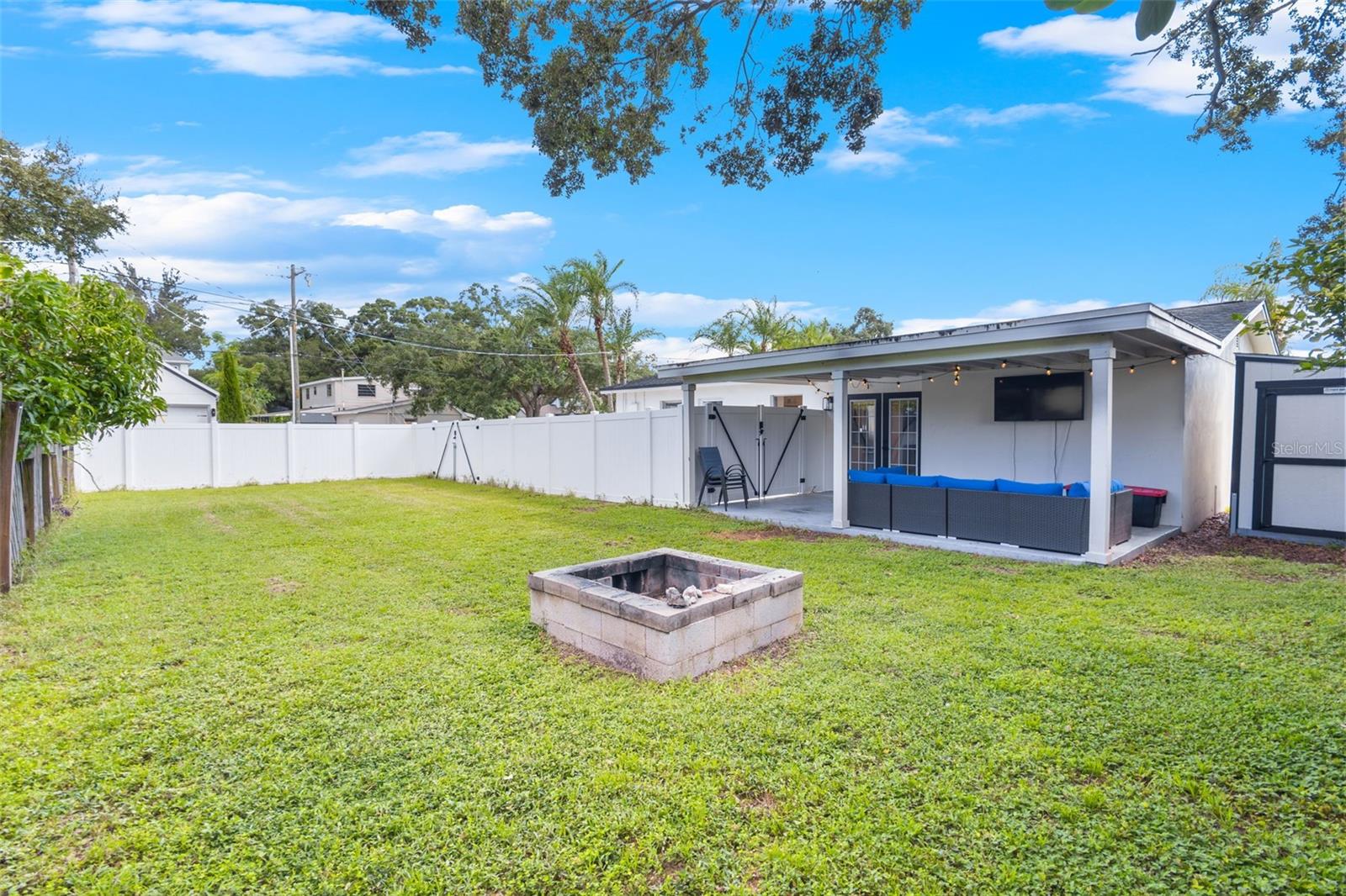 TROPICAL TERRACE UNIT 4 - Residential Lease