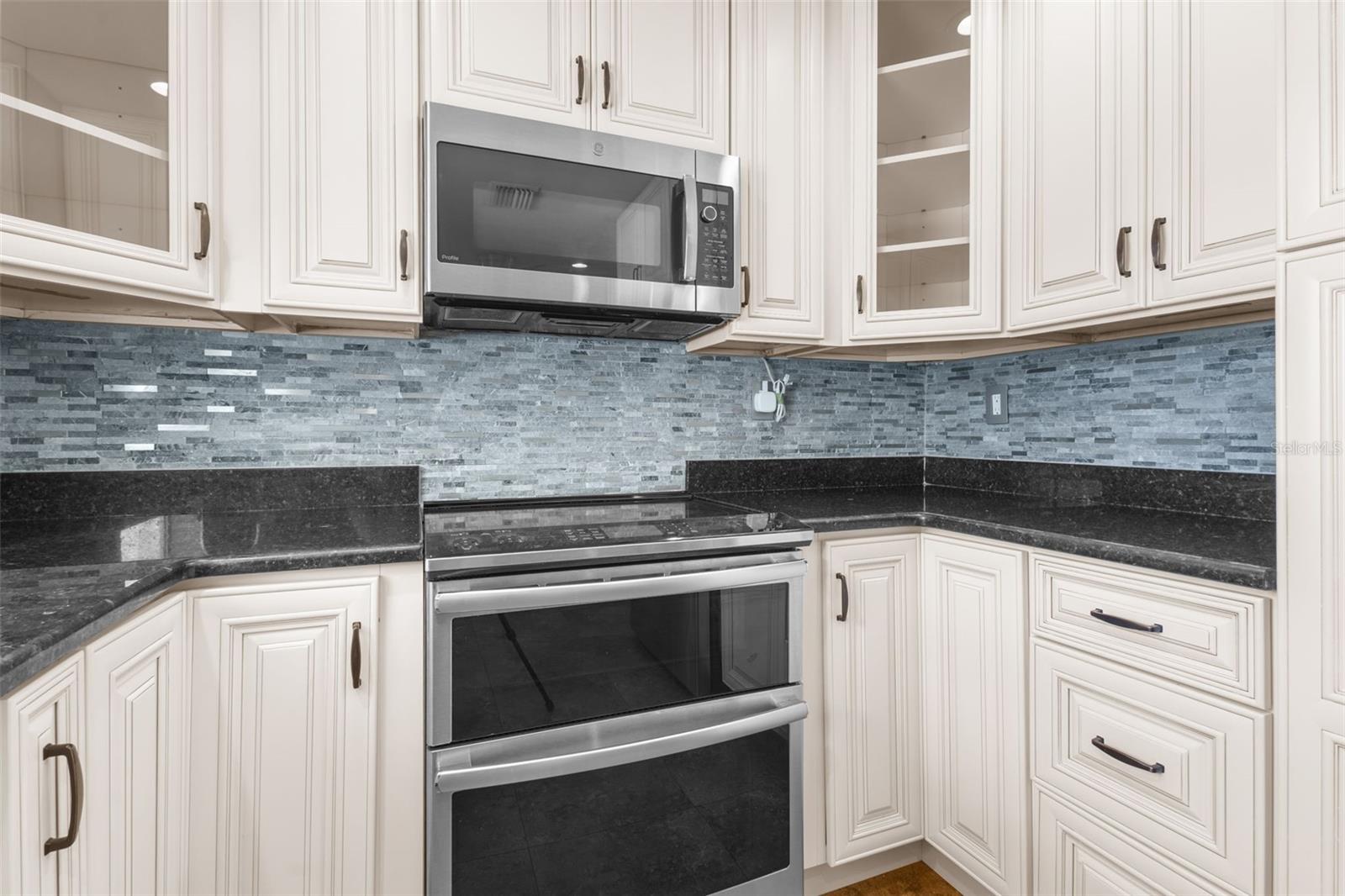 TROPICAL TERRACE UNIT 4 - Residential Lease