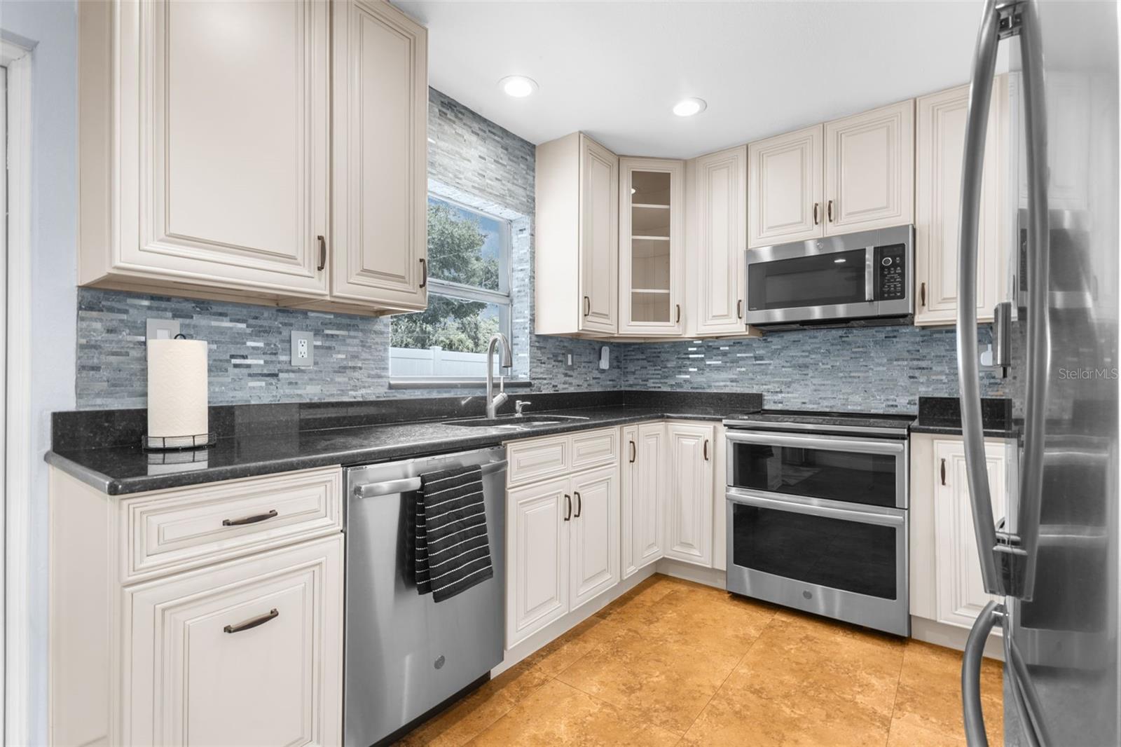 TROPICAL TERRACE UNIT 4 - Residential Lease