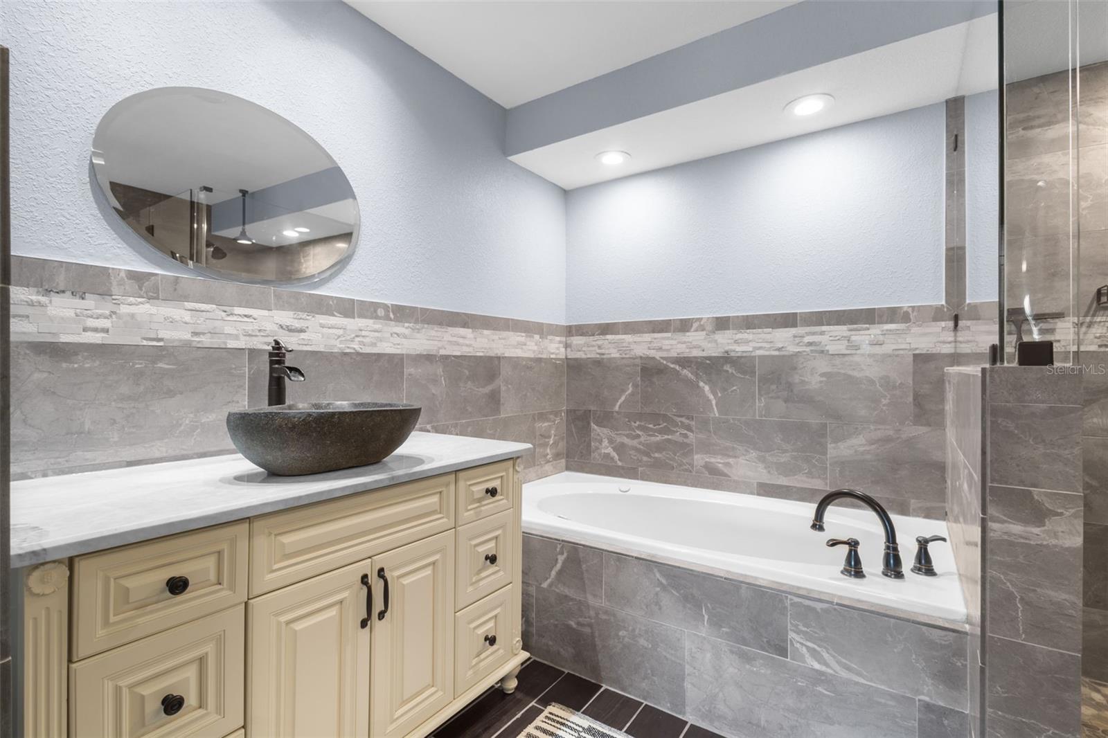 TROPICAL TERRACE UNIT 4 - Residential Lease