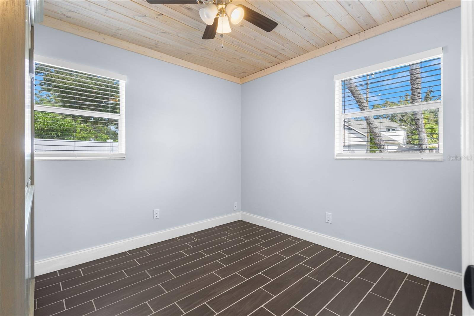 TROPICAL TERRACE UNIT 4 - Residential Lease