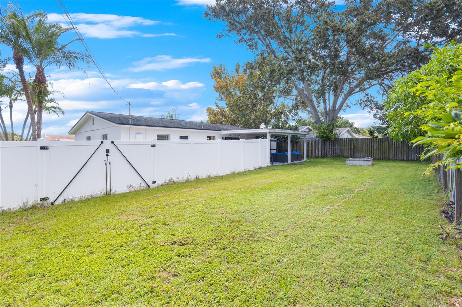 TROPICAL TERRACE UNIT 4 - Residential Lease