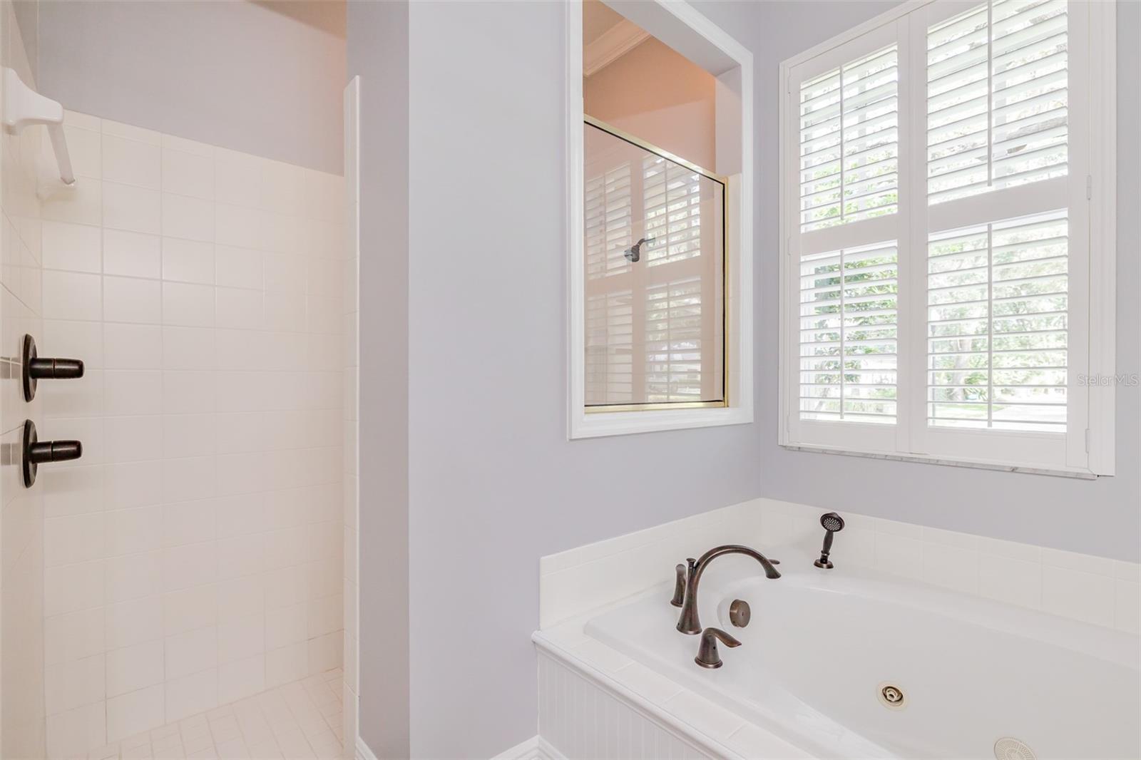 FISH HAWK TRAILS UNIT 4 PH - Residential