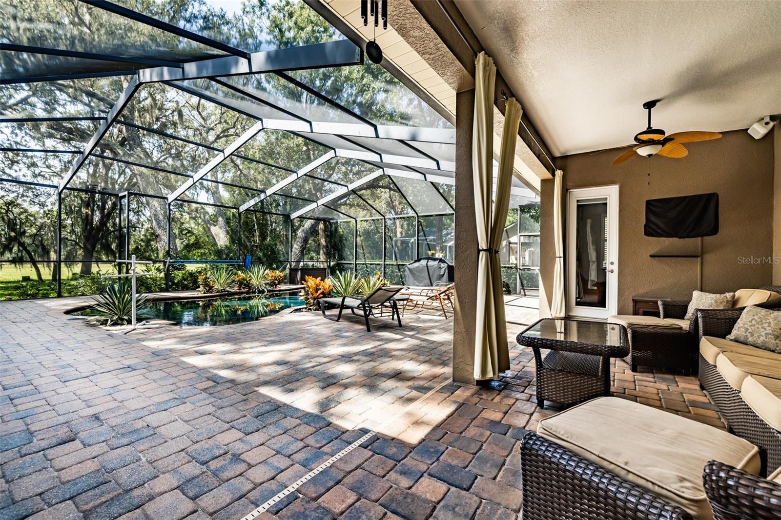 FISH HAWK TRAILS UNIT 4 PH - Residential