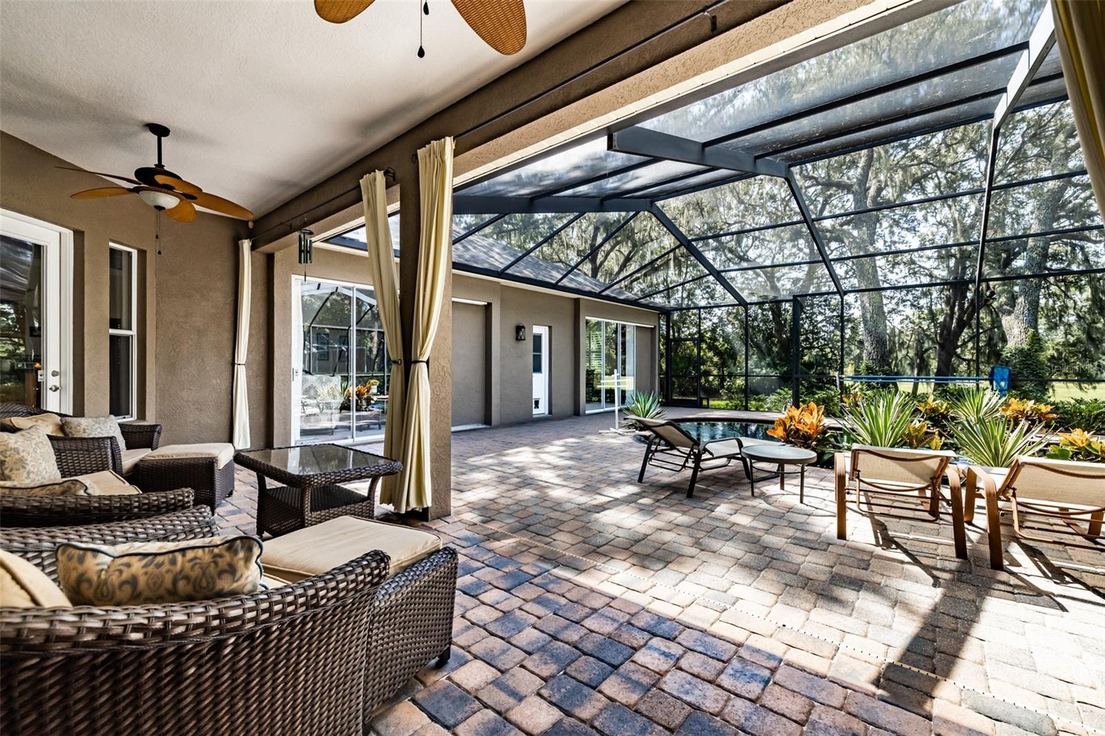 FISH HAWK TRAILS UNIT 4 PH - Residential