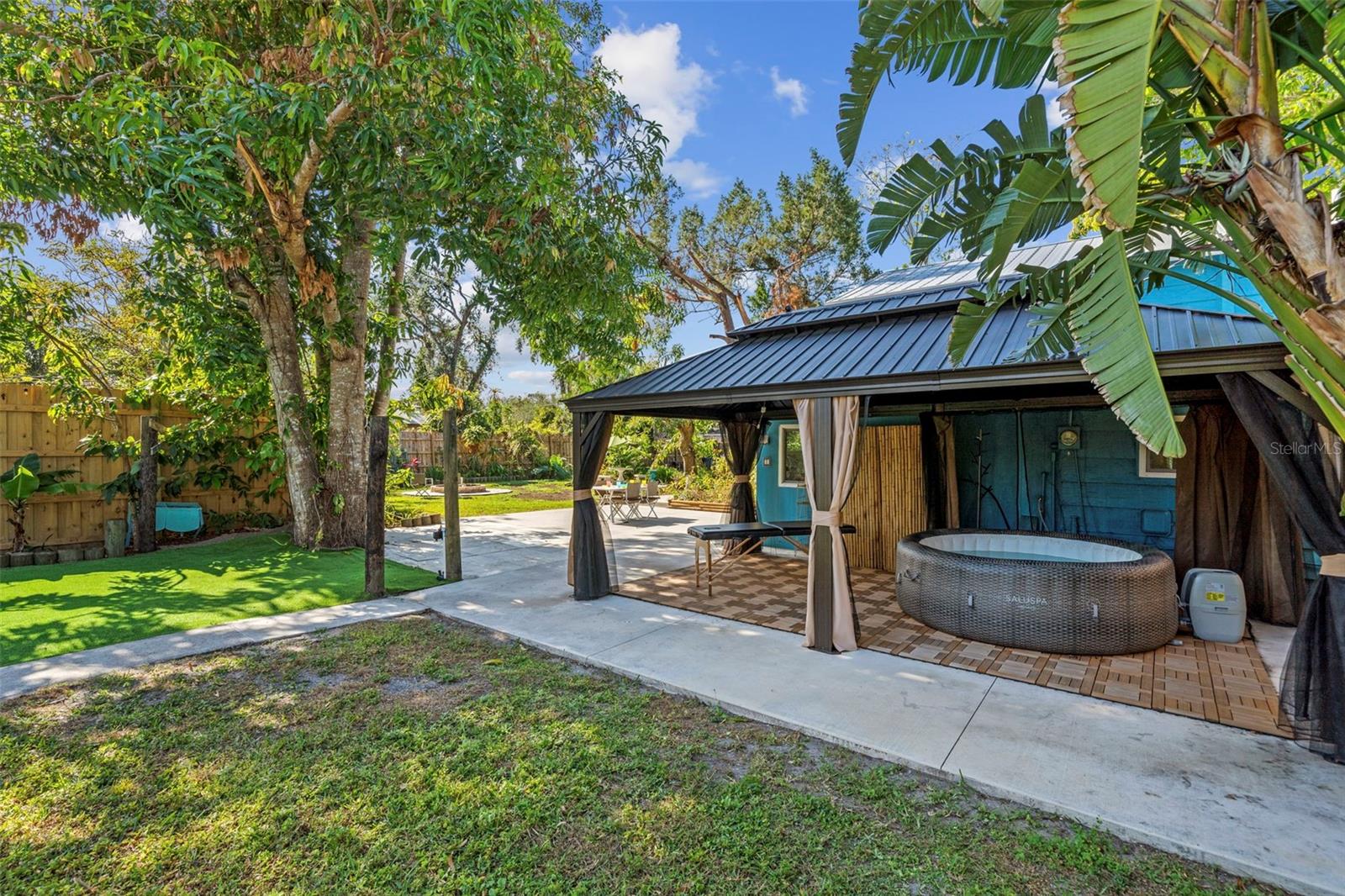 TUCKERS SUB - Residential