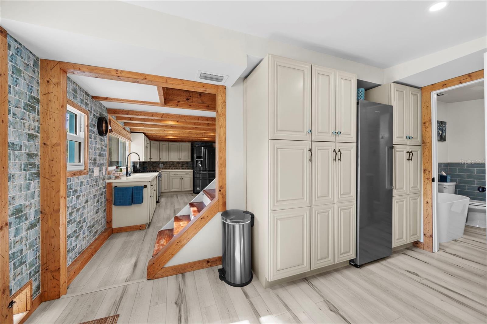 TUCKERS SUB - Residential