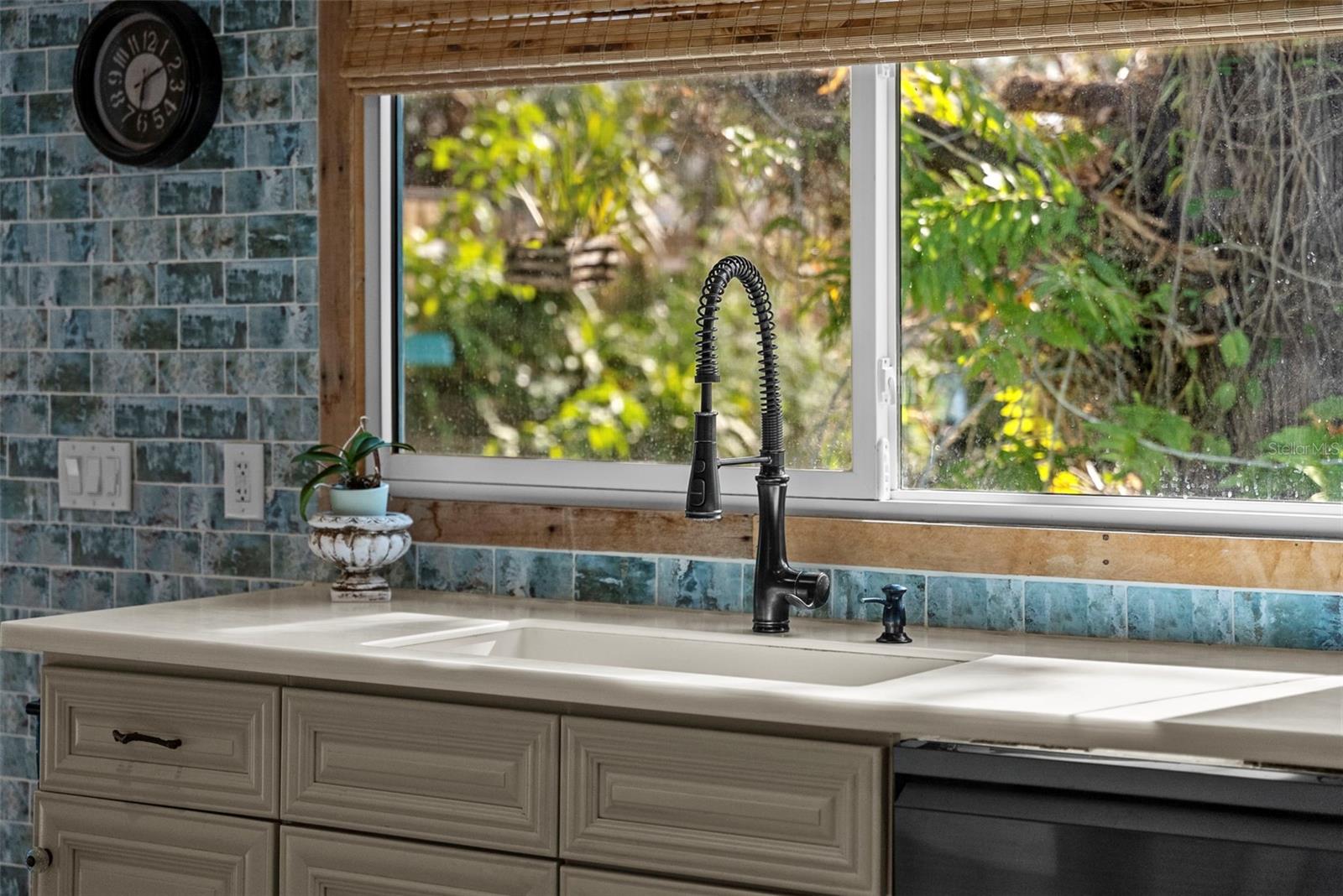 TUCKERS SUB - Residential