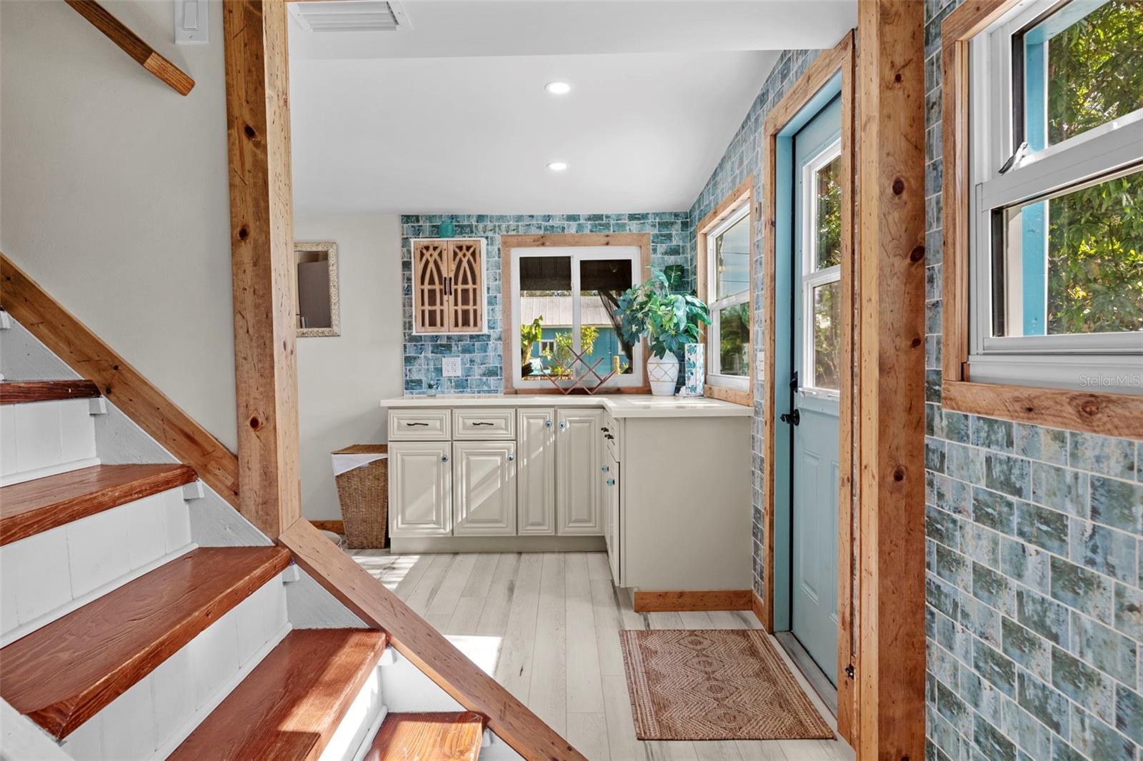 TUCKERS SUB - Residential