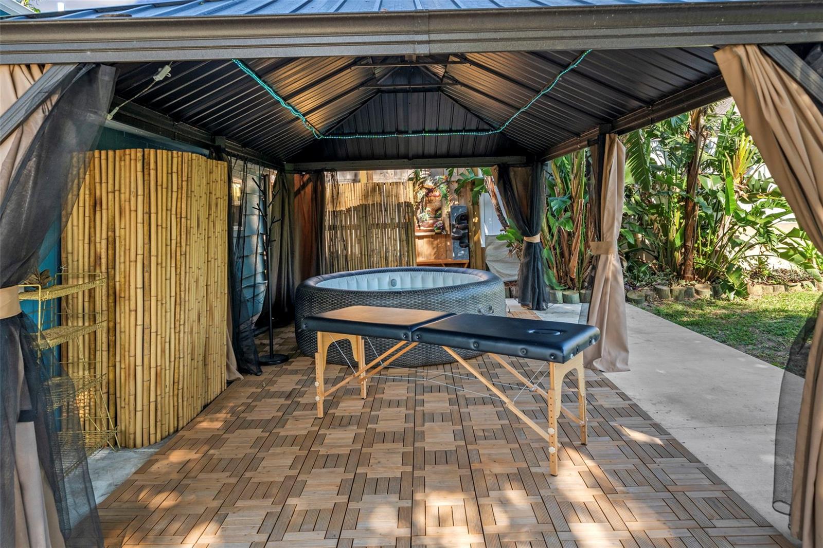 TUCKERS SUB - Residential