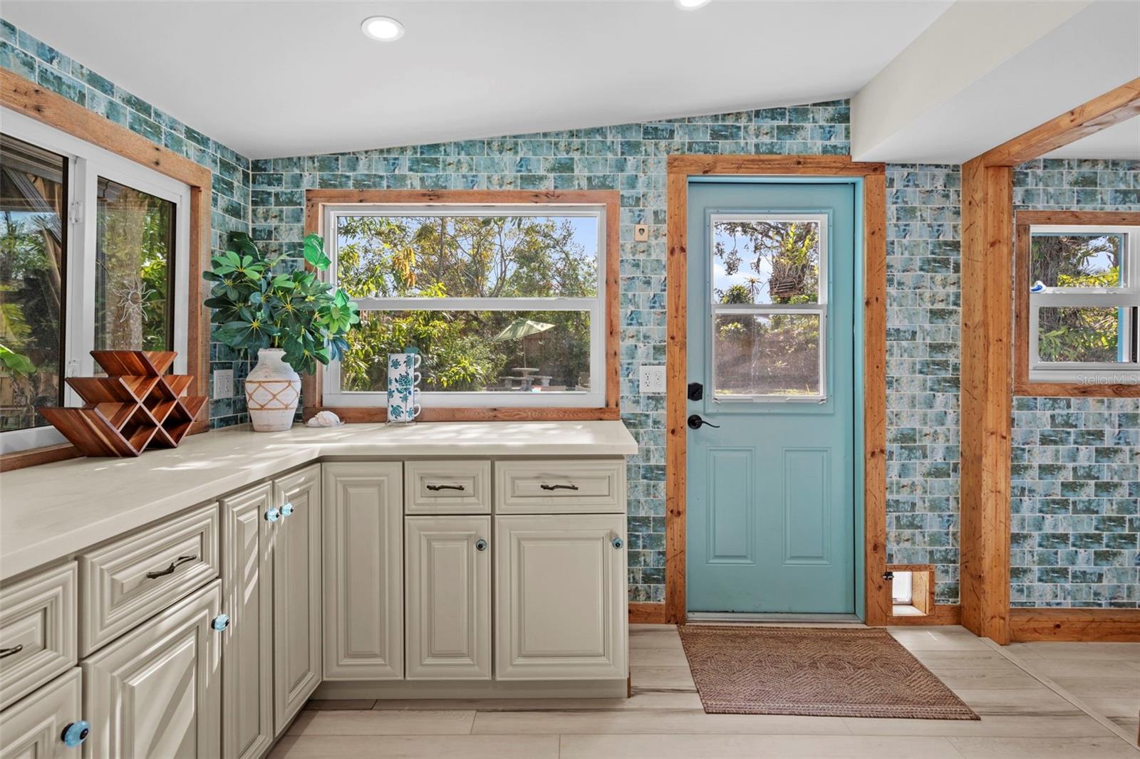 TUCKERS SUB - Residential